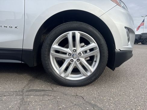 Used 2021 Chevrolet Equinox Premier AWD/4WD image 9