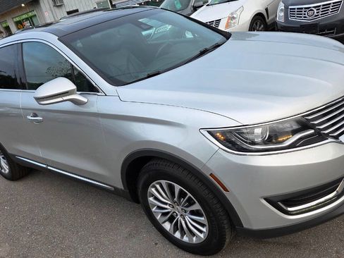 Used 2016 Lincoln MKX Select w/ Select Plus Package AWD/4WD image 19