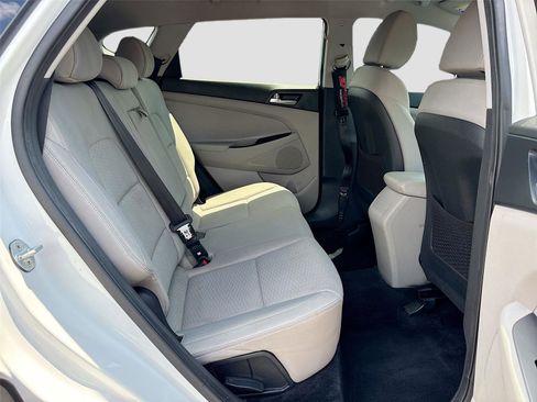 Used 2019 Hyundai Tucson SE AWD/4WD image 24