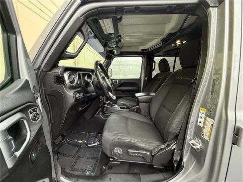 Used 2020 Jeep Gladiator Overland image 7