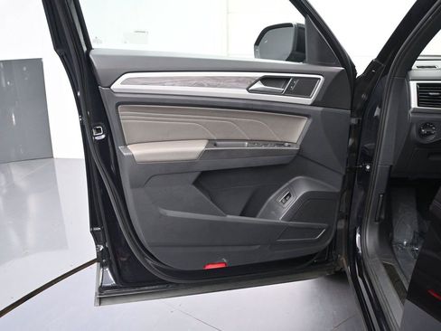Used 2023 Volkswagen Atlas Cross Sport SE w/ Panoramic Sunroof Package AWD/4WD image 9