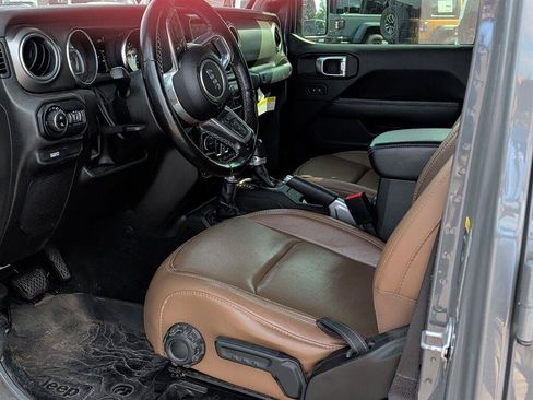 Used 2022 Jeep Gladiator Rubicon w/ LED Lighting Group AWD/4WD image 15