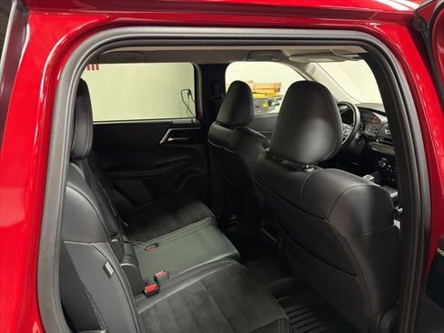Used 2024 Mitsubishi Outlander SE image 17
