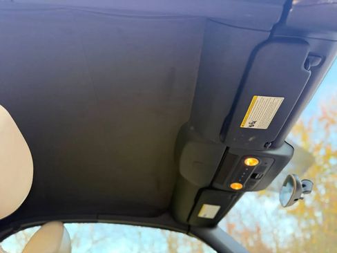 Used 2013 Volkswagen Beetle 2.5 image 37