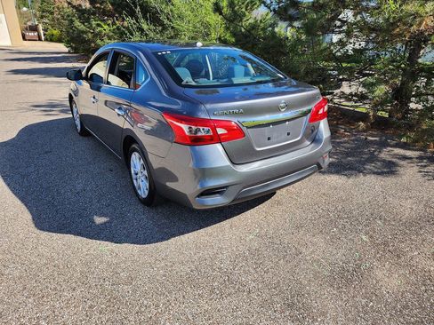 Used 2019 Nissan Sentra SV image 3