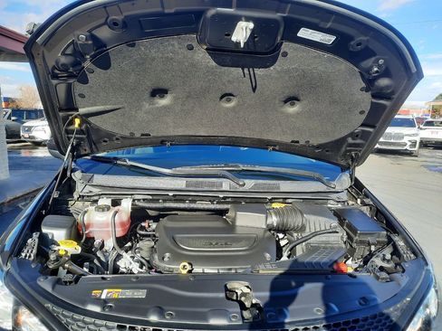 Used 2023 Chrysler Voyager LX image 25