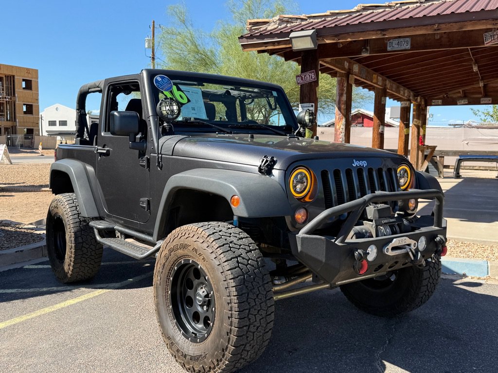 Used 2016 Jeep Wrangler Sport w/ Connectivity Group AWD/4WD image 2