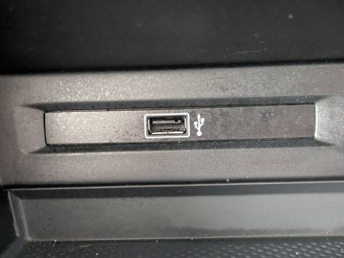 Used 2018 Volkswagen Tiguan S FWD image 23