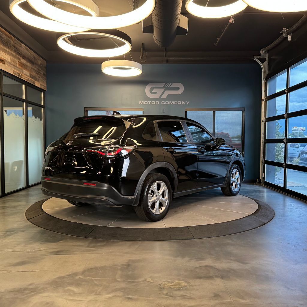 Used 2024 Honda HR-V LX image 3