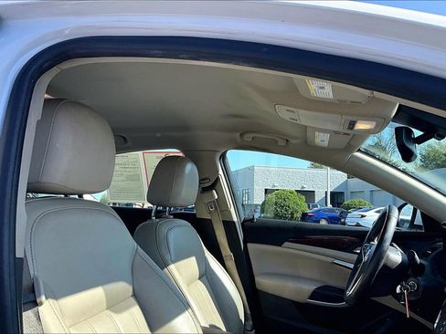 Used 2017 Buick Regal Sport Touring FWD image 23