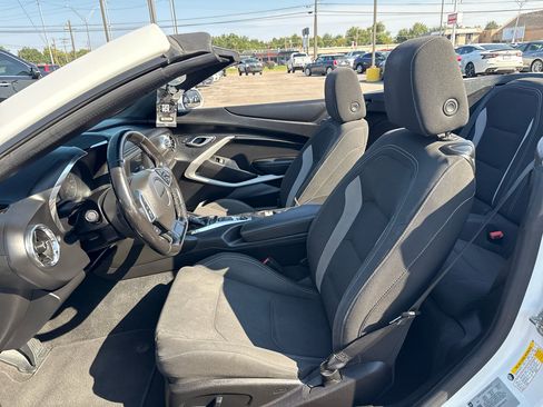 Used 2019 Chevrolet Camaro LT image 9