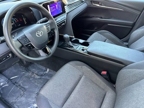 Used 2025 Toyota Camry LE FWD image 9