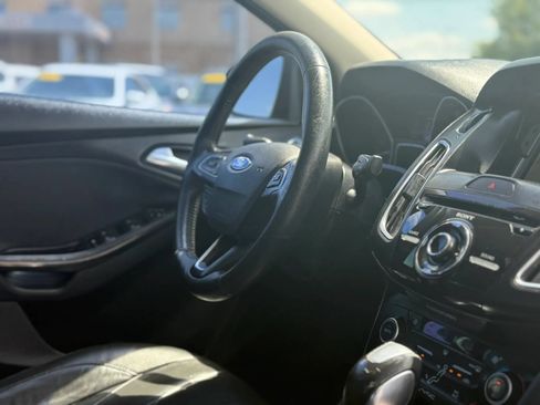Used 2018 Ford Focus Titanium FWD image 24