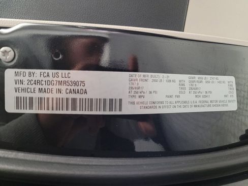 Used 2021 Chrysler Voyager Lxi FWD image 33