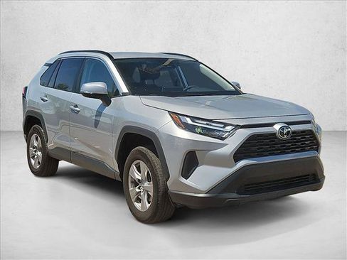 Used 2025 Toyota RAV4 XLE FWD image 3