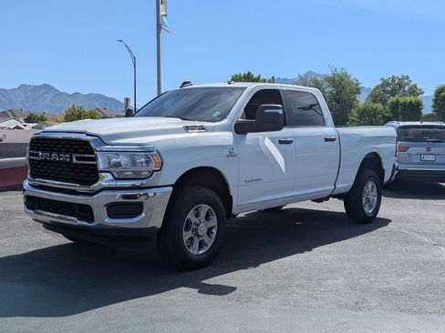 Used 2023 RAM 2500 Big Horn w/ Cold Weather Group AWD/4WD image 10