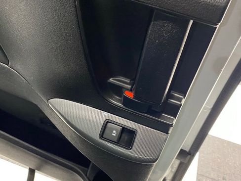 Used 2015 Toyota Sienna SE image 17