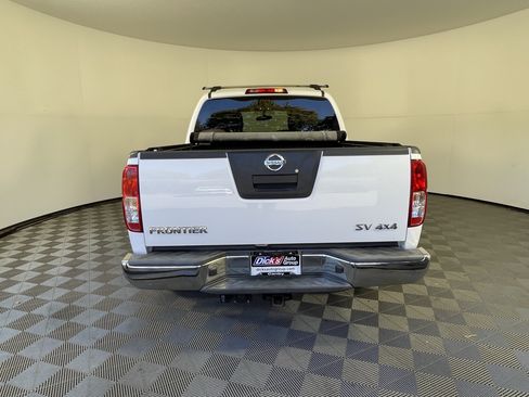 Used 2012 Nissan Frontier SV AWD/4WD image 4