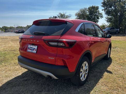 Used 2024 Ford Escape Active AWD/4WD image 5