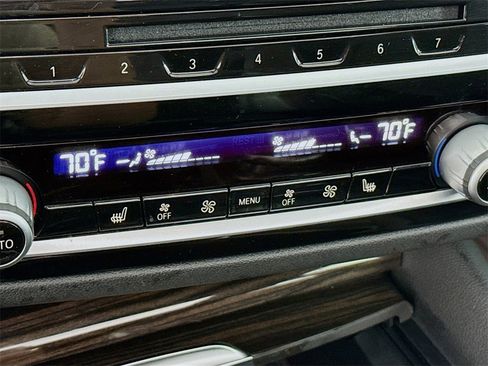 Used 2018 BMW 530i xDrive 530i xDrive image 21