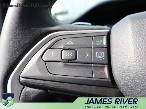 Used 2025 Jeep Grand Cherokee Altitude AWD/4WD image 26