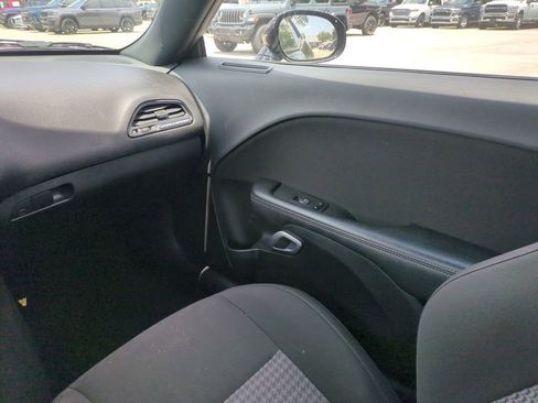 Used 2022 Dodge Challenger GT RWD image 17