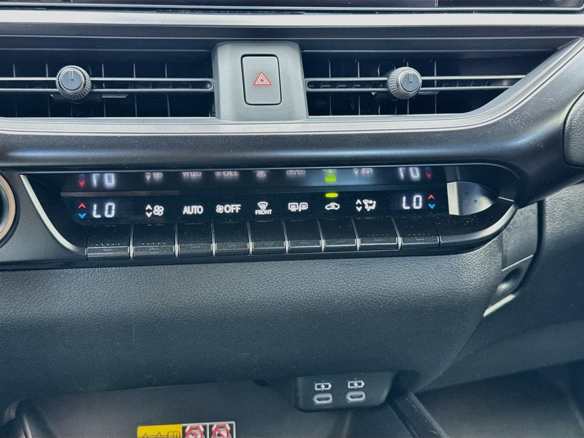 Used 2024 Lexus UX 250h FWD image 12