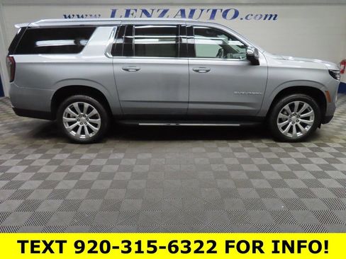 Used 2025 Chevrolet Suburban Premier image 2