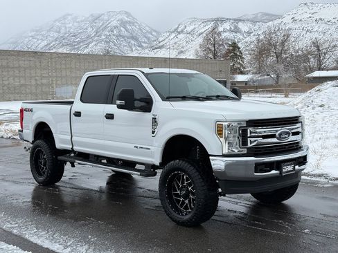 Used 2018 Ford F250 XLT image 1