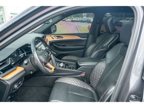 Used 2022 Jeep Grand Cherokee L Summit AWD/4WD image 12