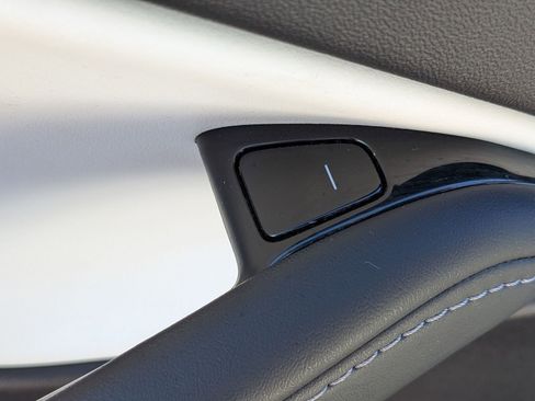 Used 2020 Tesla Model Y Long Range image 13