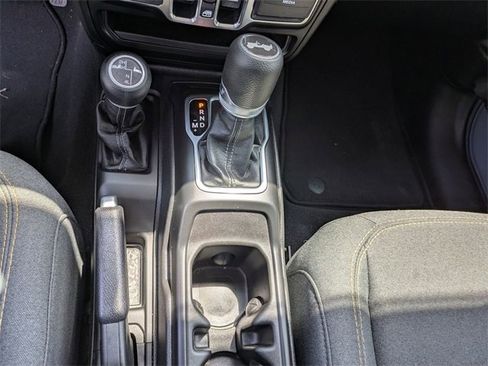 Used 2024 Jeep Wrangler Sport S image 27