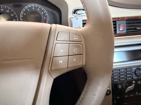 Used 2010 Volvo V70 FWD image 28