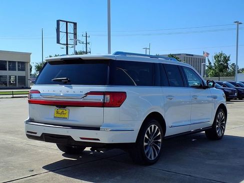Used 2020 Lincoln Navigator L Reserve w/ Luxury Package RWD image 2