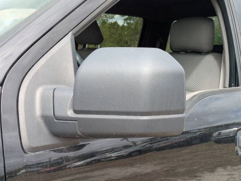 Used 2017 Ford F150 XLT image 12