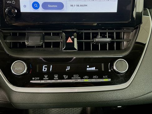 Used 2025 Toyota Corolla LE image 22