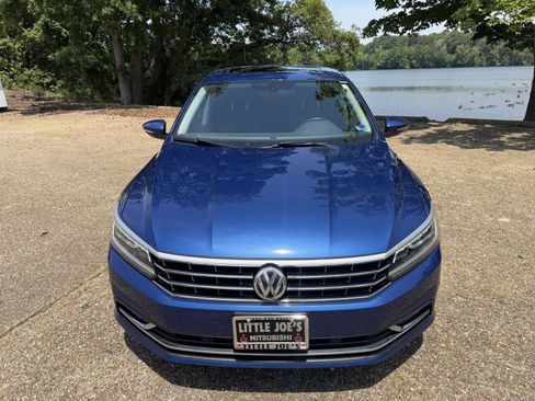 Used 2017 Volkswagen Passat 1.8T SE FWD image 8