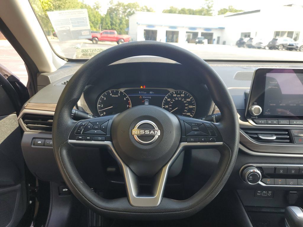 Used 2024 Nissan Altima 2.5 SV FWD image 28