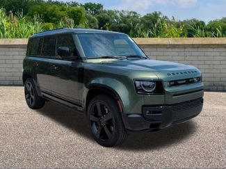 New 2026 Land Rover Defender 110 X-Dynamic SE AWD/4WD video 3