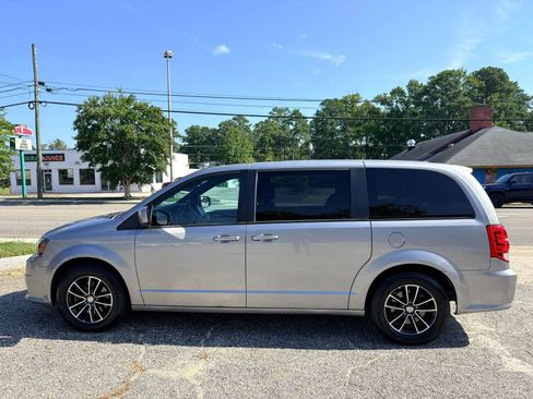 Used 2018 Dodge Grand Caravan GT FWD image 4