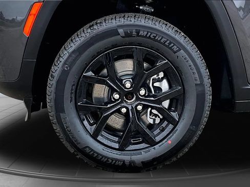New 2026 Jeep Grand Cherokee L 4WD image 12