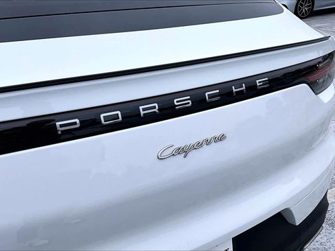 Used 2021 Porsche Cayenne Coupe image 29