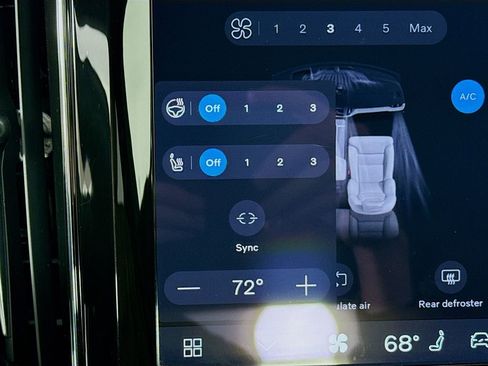 Used 2025 Volvo XC60 B5 Plus image 21