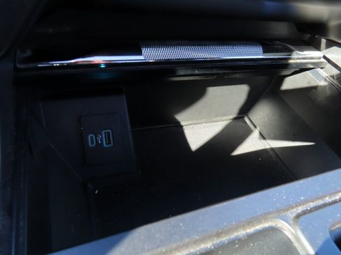 Used 2021 Ford F150 Lariat image 28