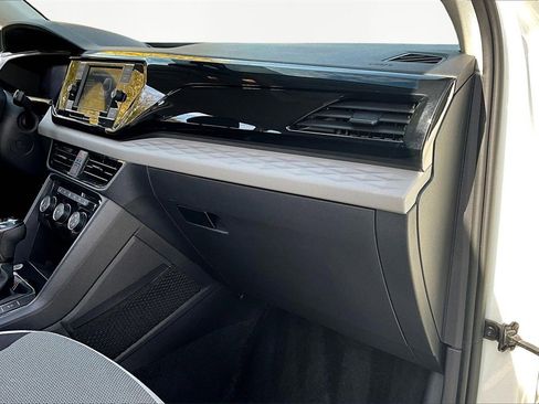 Used 2023 Volkswagen Taos S image 17