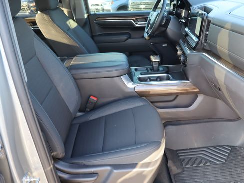Used 2024 Chevrolet Silverado 1500 LT Trail Boss w/ Convenience Package II AWD/4WD image 38