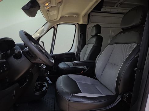 Used 2025 RAM ProMaster 2500 w/ Convenience Group FWD image 13