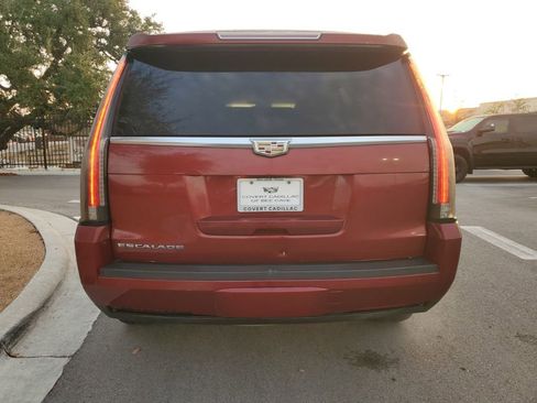 Used 2016 Cadillac Escalade Luxury image 8