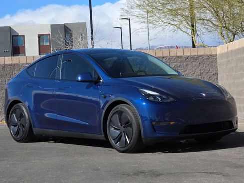 Used 2021 Tesla Model Y Performance image 3