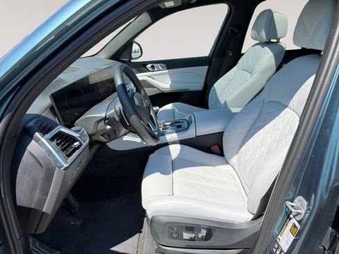 Used 2025 BMW X5 xDrive40i AWD/4WD image 2